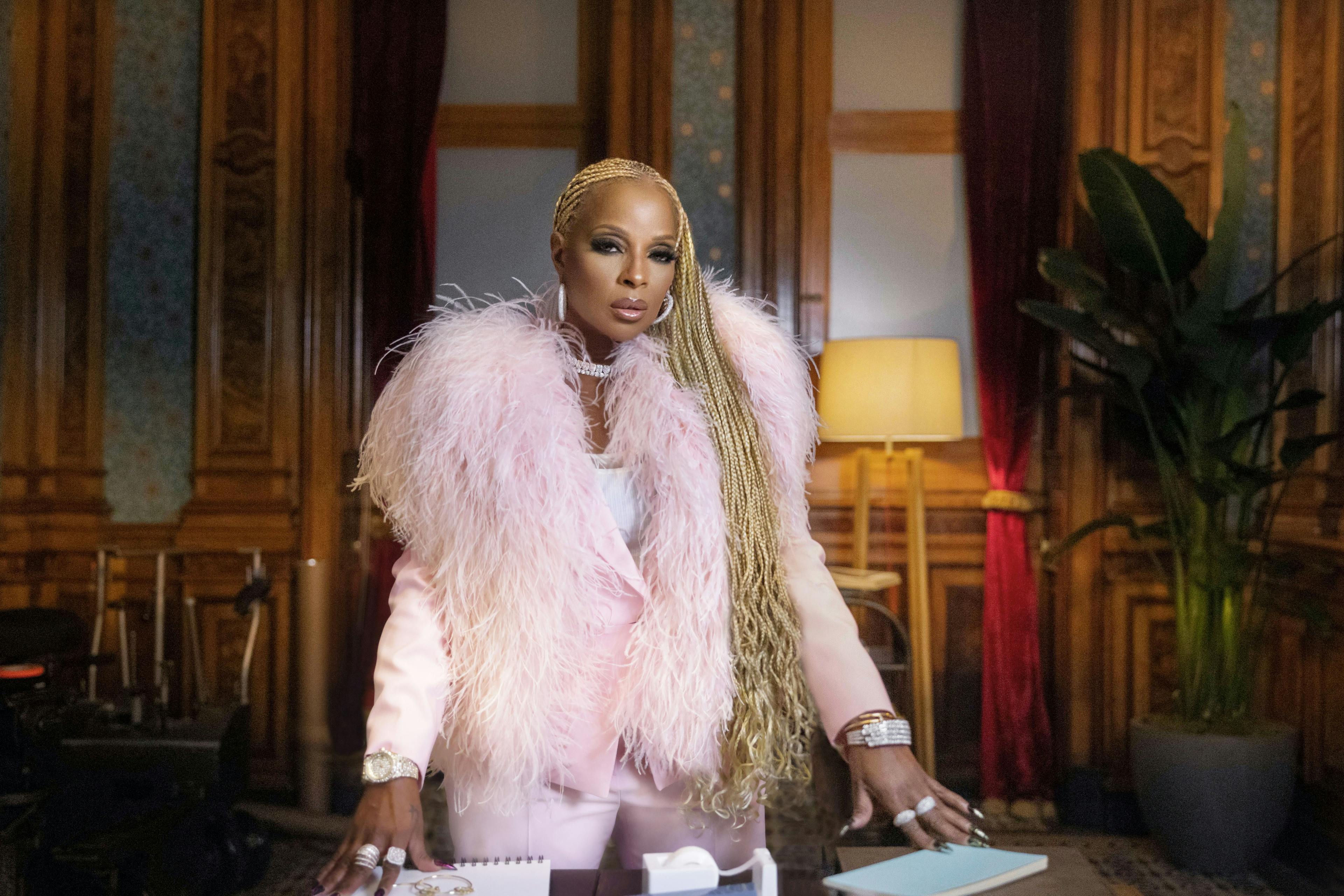 Hologic announces Super Bowl advertising campaign with Mary J. Blige