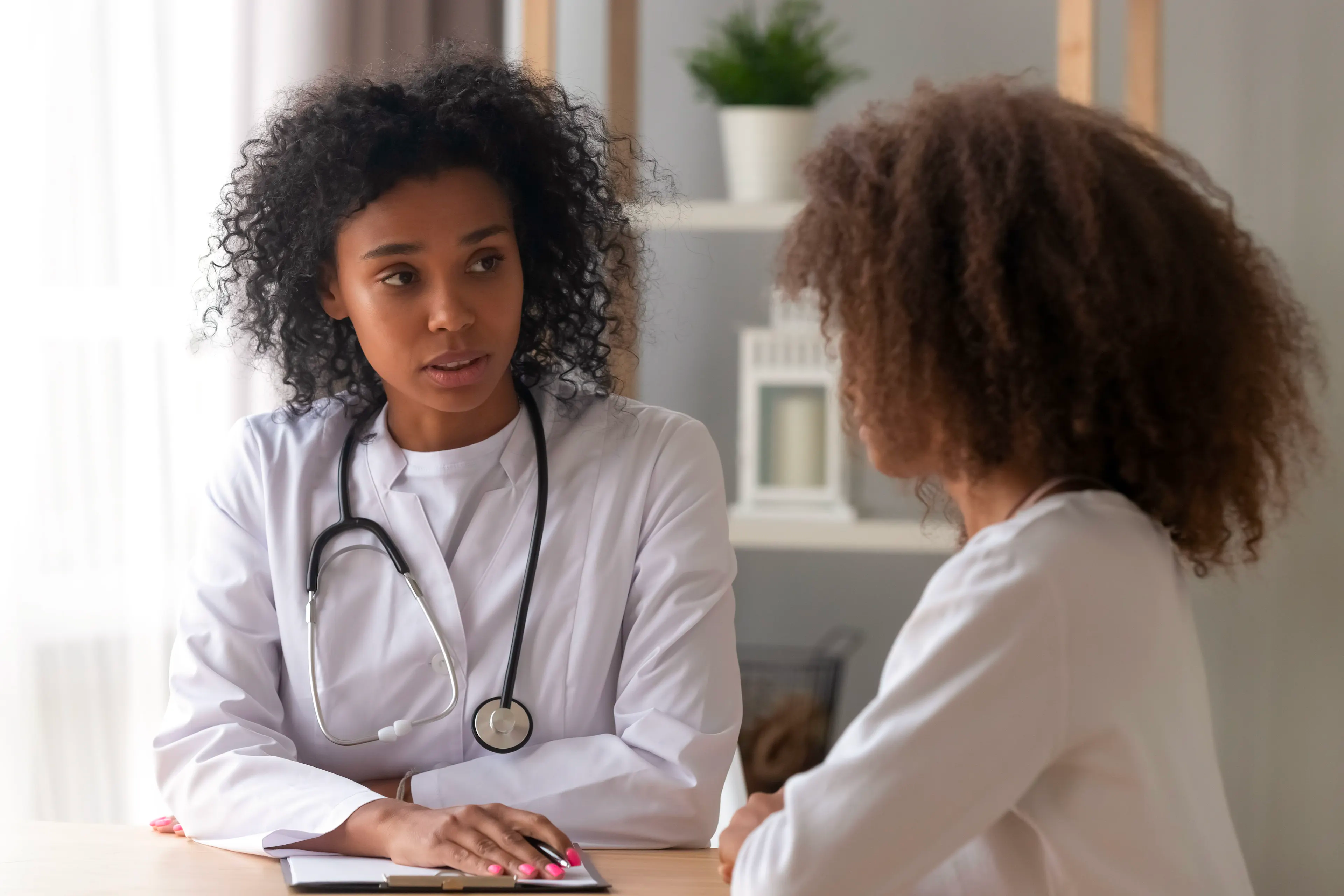 How the right communication strategy can reduce the impact of a patient’s health crisis | Image Credit: © fizkes - © fizkes - stock.adobe.com.