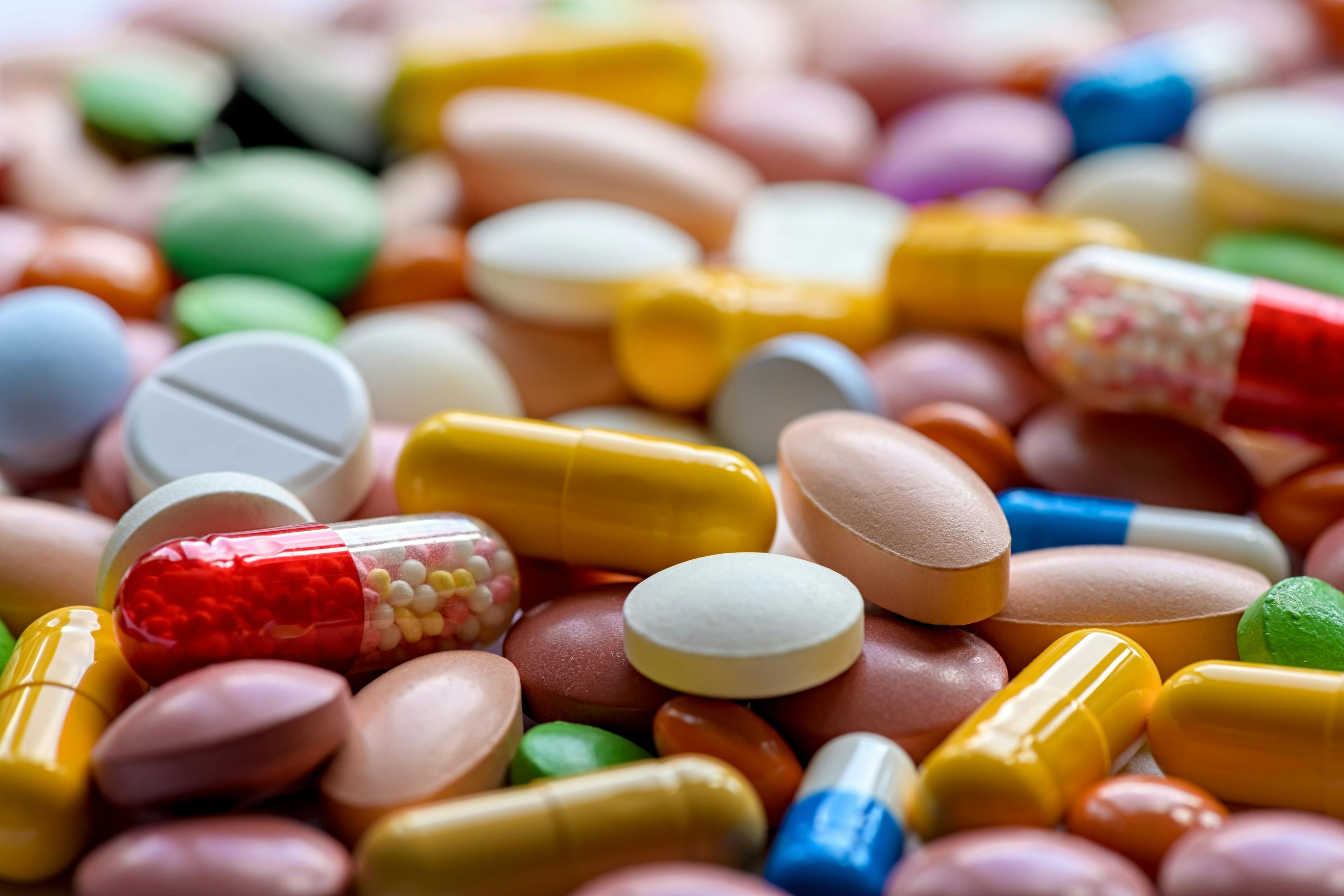 FDA authorizes Pfizer, Merck COVID-19 antiviral pills