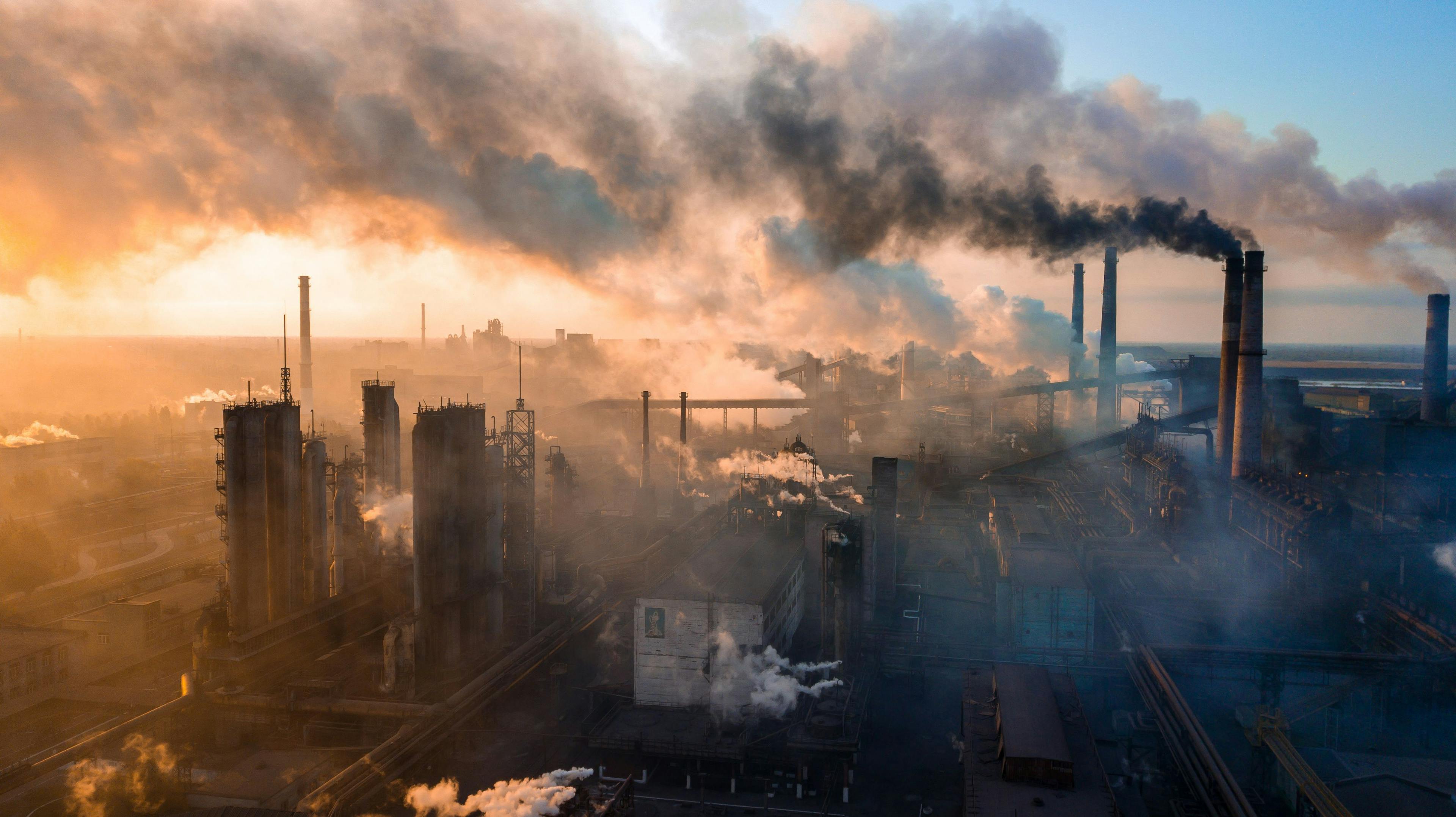 Air pollution increases breast cancer risk | Image Credit: © Андрей Трубицын - © Андрей Трубицын - stock.adobe.com.